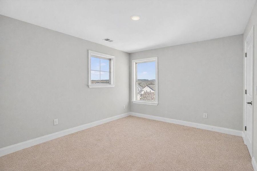Spacious, unfurnished interior of a new home in , Homer (Image 30).