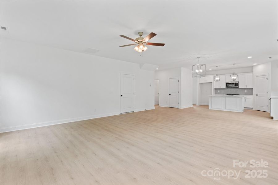 Spacious, unfurnished interior of a new home in , Harrisburg (Image 26).