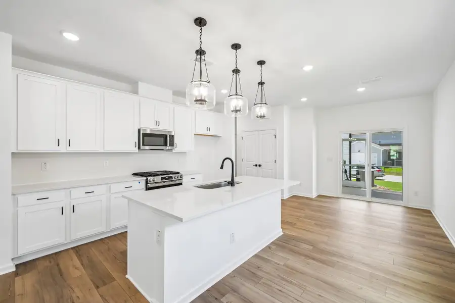 Representative images and renderings are for illustrative purposes. Actual structural options and design finishes of home may vary. Representative images and renderings are for illustrative purposes. Actual structural options and design finishes of home may vary.