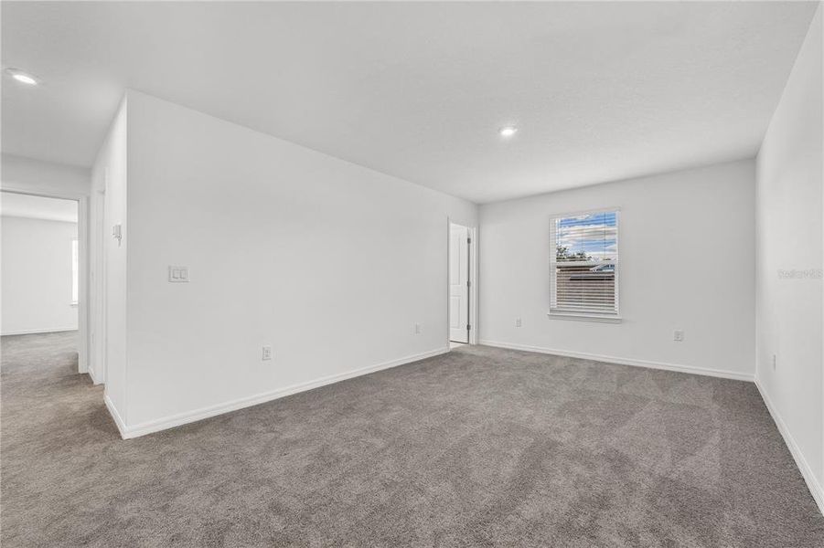 Spacious, unfurnished interior of a new home in Watermark, Cocoa (Image 22).