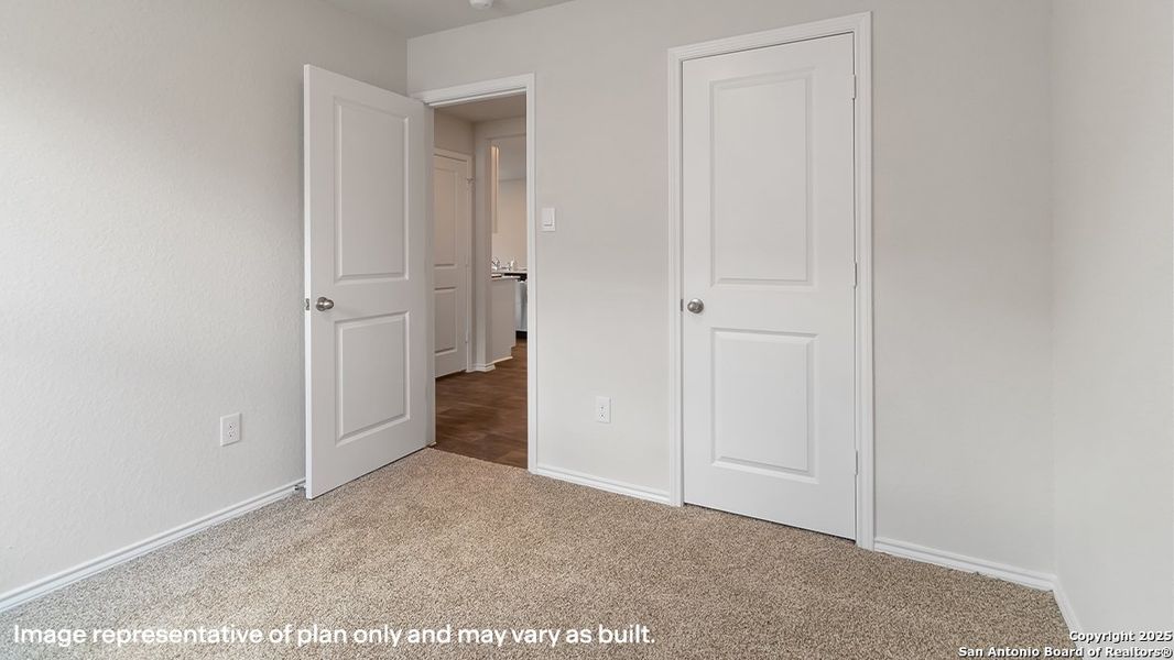 Spacious, unfurnished interior of a new home in Avenida, Converse (Image 20).