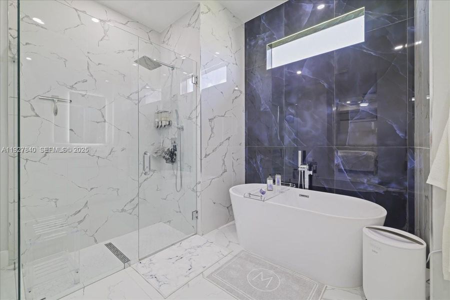 Furnished interior view inside a new home in , Cape Coral (Image 26). Furnished interior view inside a new home in , Cape Coral (Image 26).