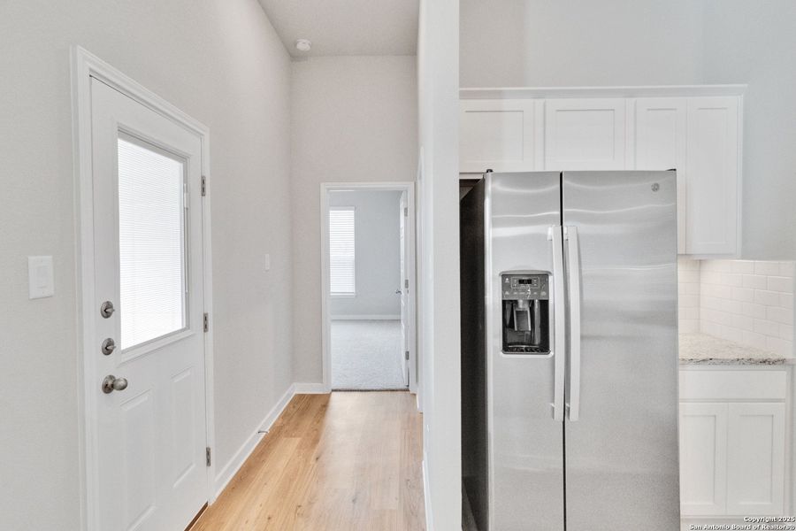 Spacious, unfurnished interior of a new home in , San Antonio (Image 26).