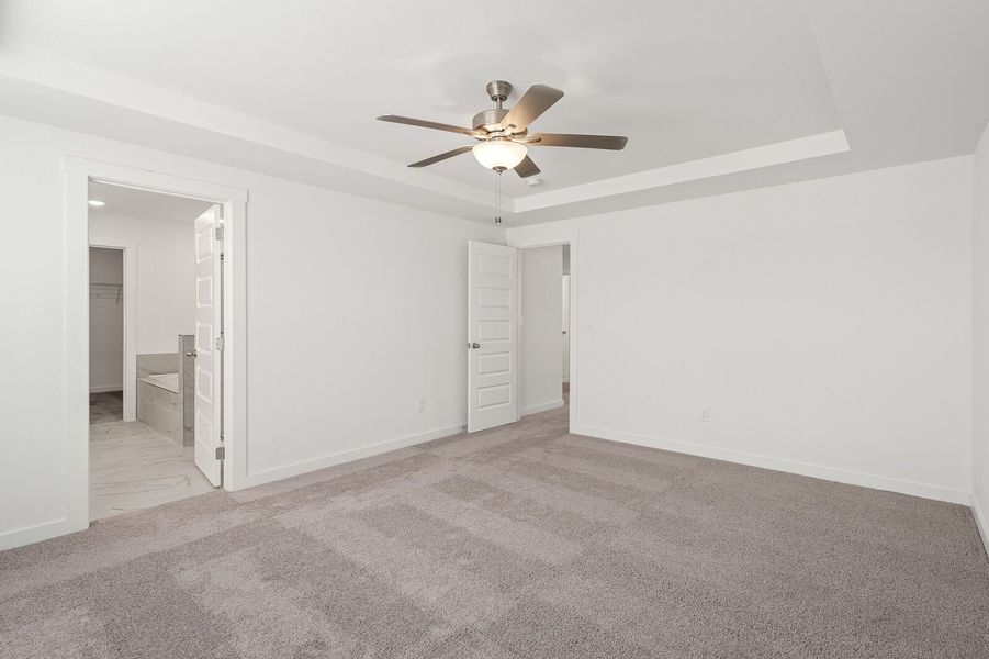 Spacious, unfurnished interior of a new home in Calista Farms, White House (Image 43).