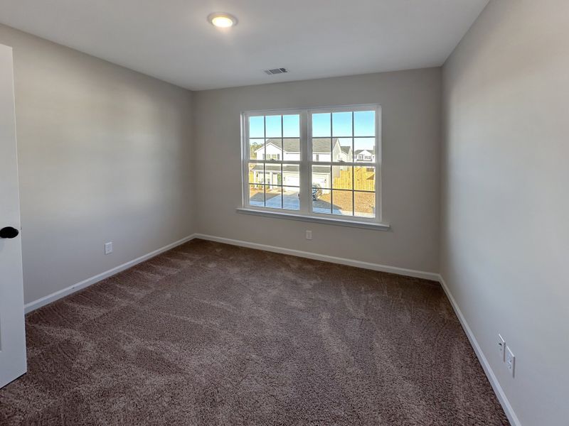 Spacious, unfurnished interior of a new home in Grand Reserve, Hinesville (Image 20).