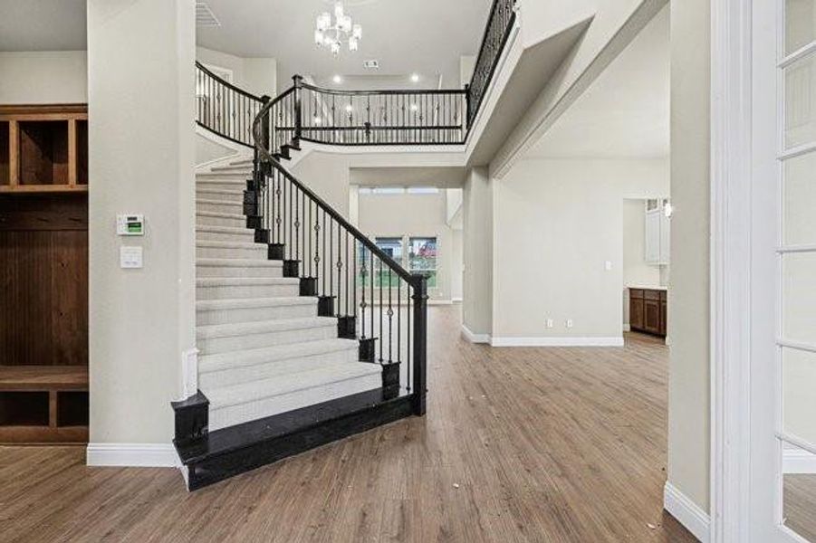Spacious, unfurnished interior of a new home in , Prosper (Image 24).