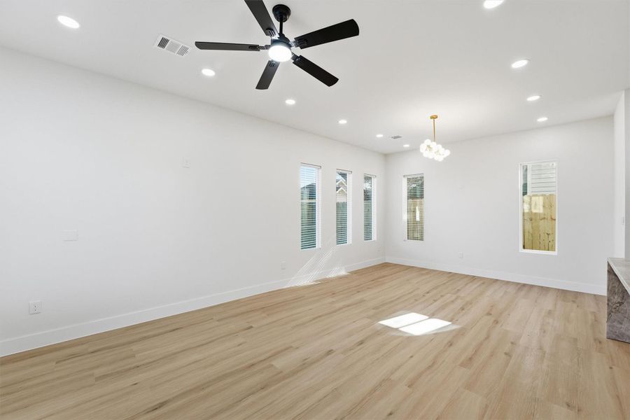 Spacious, unfurnished interior of a new home in , Houston (Image 15).