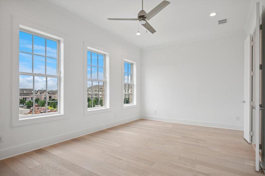 Spacious, unfurnished interior of a new home in Addison Grove, Addison (Image 16).