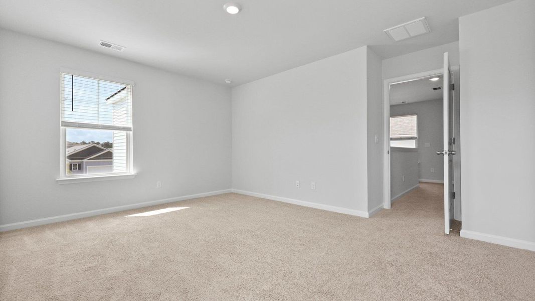 Spacious, unfurnished interior of a new home in , Summerville (Image 20).