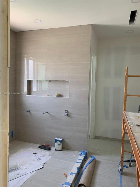 Furnished interior view inside a new home in , Fort Lauderdale (Image 11).