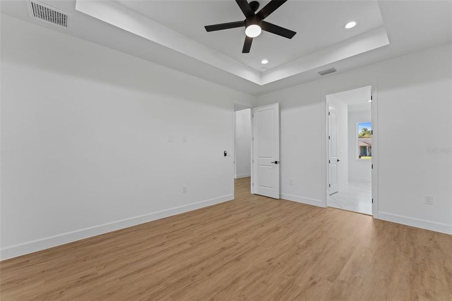 Spacious, unfurnished interior of a new home in , North Port (Image 34).