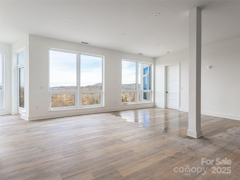 Photo Similar Photo Similar