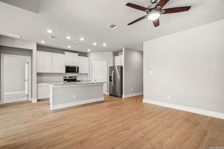 Spacious, unfurnished interior of a new home in Stetson Ridge, Marion (Image 21).