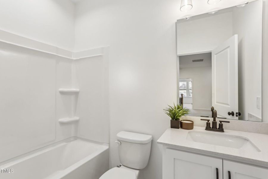 47-web-or-mls-Oakfields 1-047