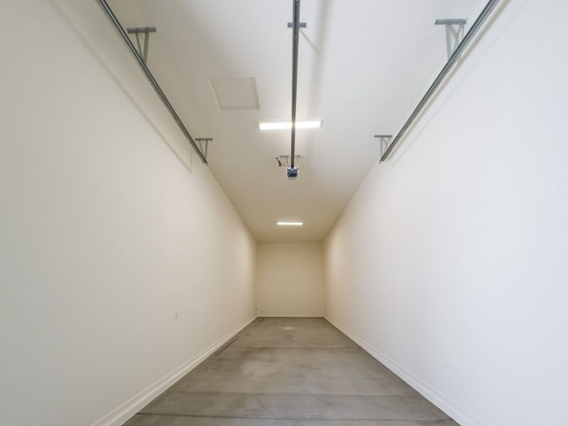 Spacious, unfurnished interior of a new home in Rancho Mirage, Maricopa (Image 22). Spacious, unfurnished interior of a new home in Rancho Mirage, Maricopa (Image 22).