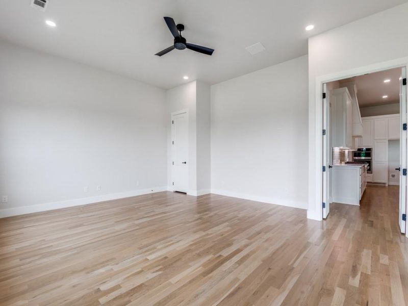 Spacious, unfurnished interior of a new home in , Mesquite (Image 28).