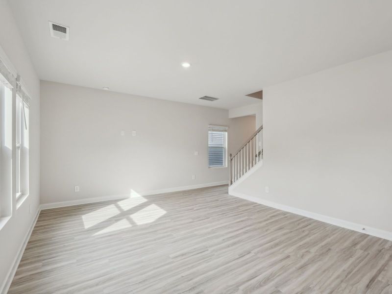 Spacious, unfurnished interior of a new home in Walnut Reserve, Conover (Image 13).