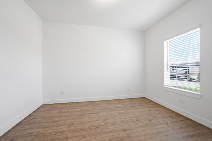 Spacious, unfurnished interior of a new home in Bay Creek, Baytown (Image 17).