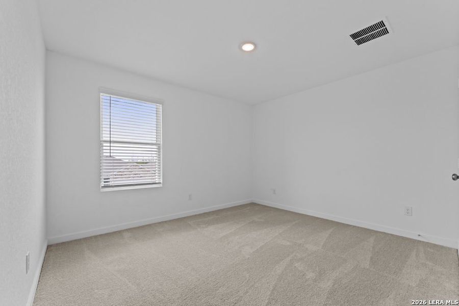 Spacious, unfurnished interior of a new home in Espada, San Antonio (Image 27).