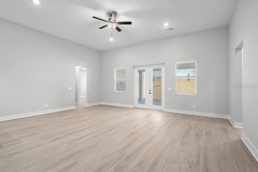 Spacious, unfurnished interior of a new home in , Fruitland Park (Image 33).