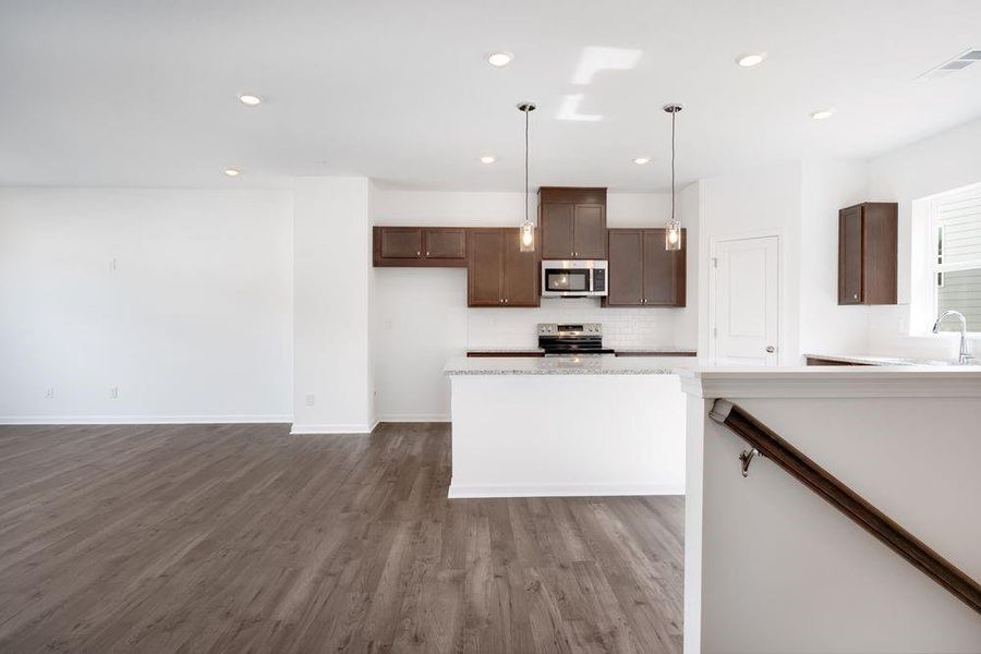 Image 25 of a home in Somerset at Veterans Memorial.