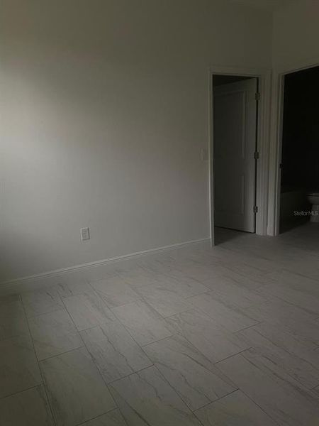 Spacious, unfurnished interior of a new home in , Ocala (Image 11).