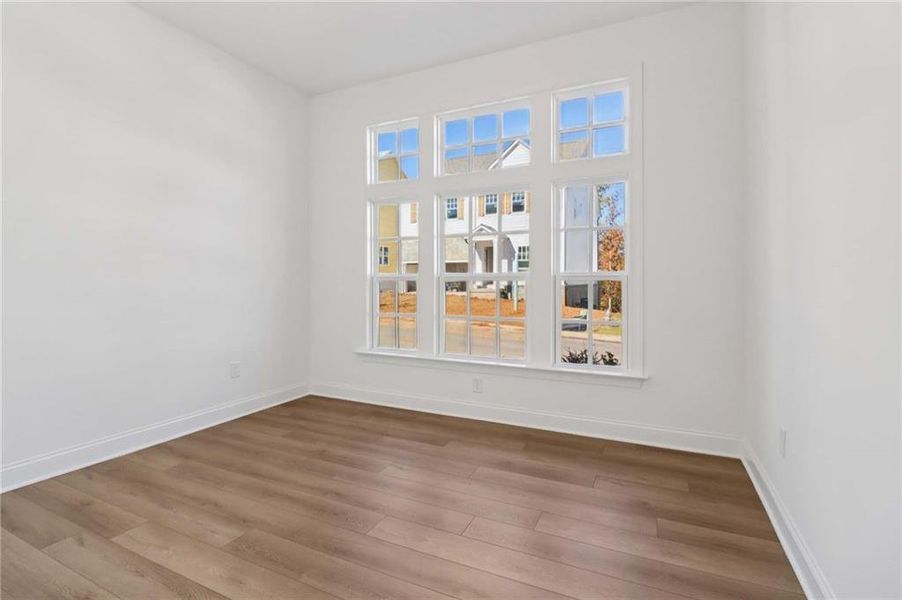 Spacious, unfurnished interior of a new home in East Harbor II at Chestatee, Dawsonville (Image 49).