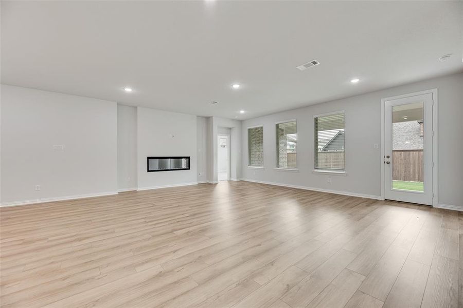 Spacious, unfurnished interior of a new home in Sutton Fields, Celina (Image 30).