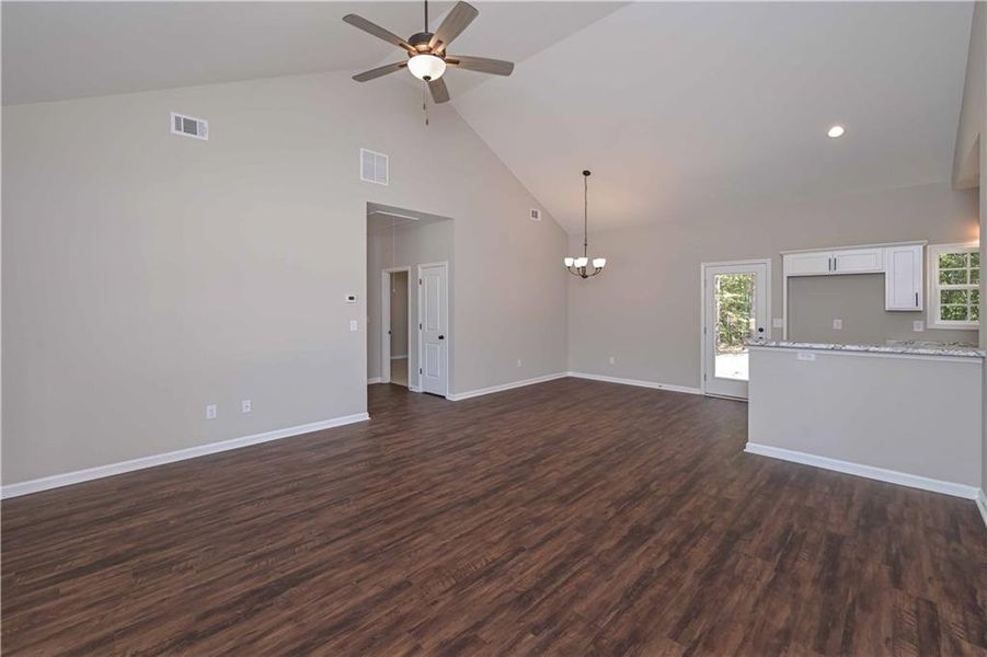 Spacious, unfurnished interior of a new home in , Temple (Image 23).