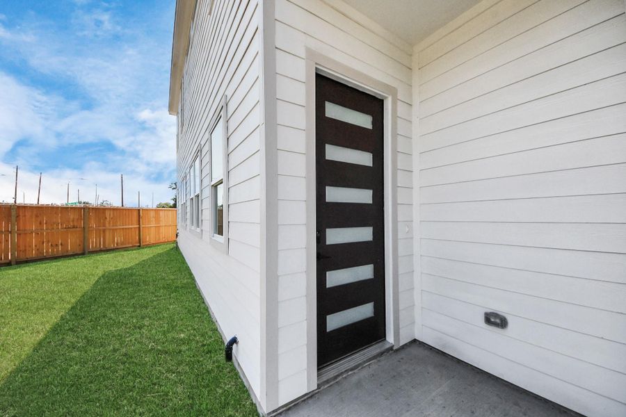 Exterior details and patio area of a home in , Houston (Image 13).