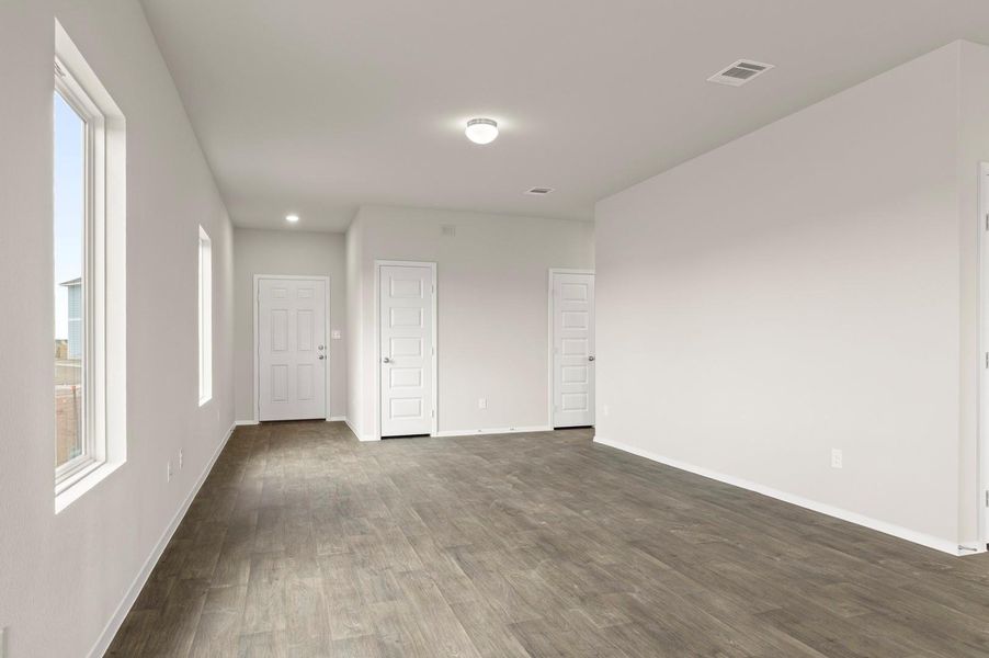 Spacious, unfurnished interior of a new home in Harvest Ridge, Elgin (Image 12). Spacious, unfurnished interior of a new home in Harvest Ridge, Elgin (Image 12).
