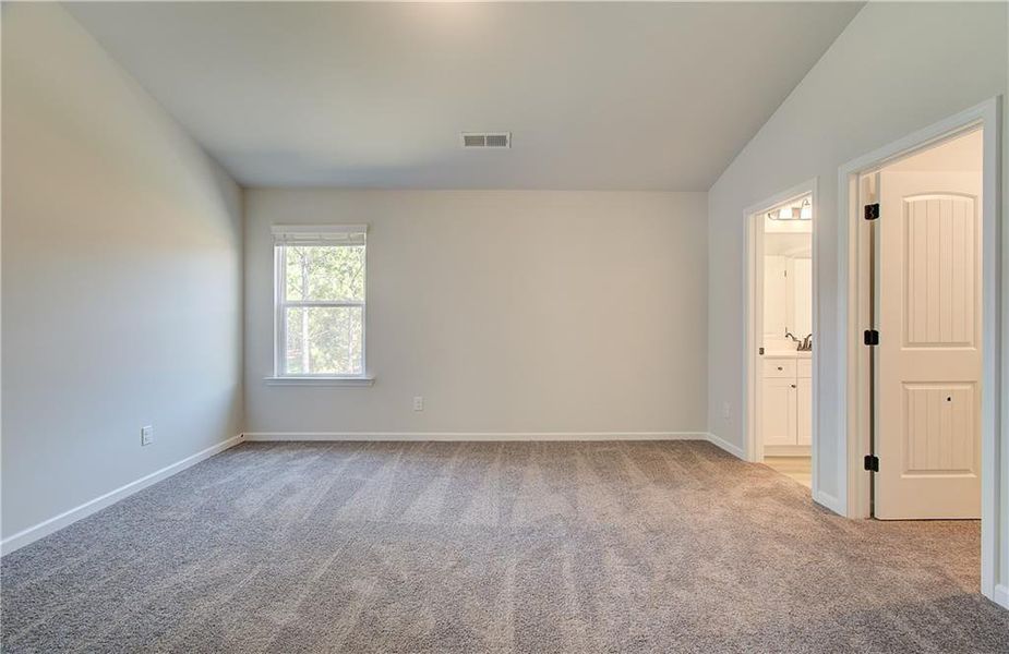 Spacious, unfurnished interior of a new home in Grandview at Millers Mill, Stockbridge (Image 25).