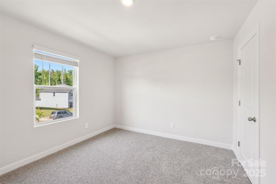 Spacious, unfurnished interior of a new home in Walnut Reserve, Conover (Image 17).