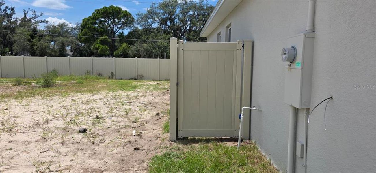Exterior details and patio area of a home in , Winter Haven (Image 27).