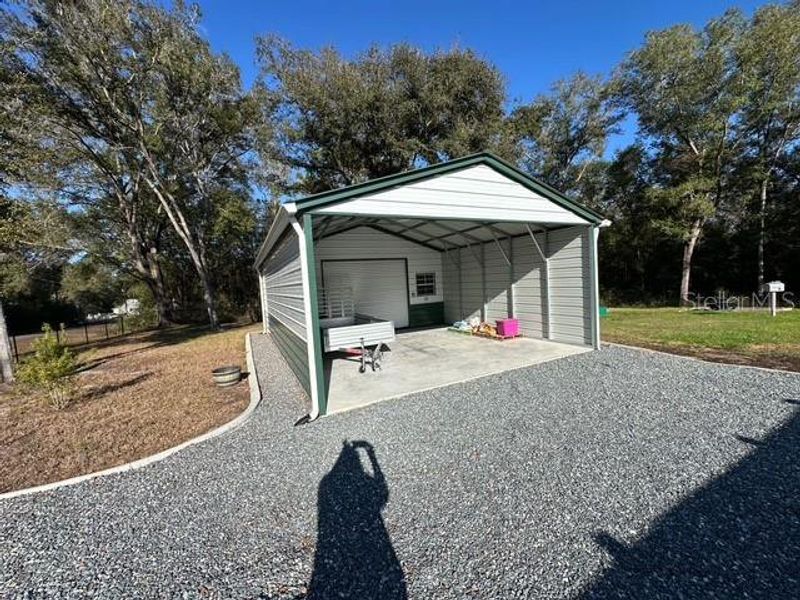 Exterior details and patio area of a home in , Dunnellon (Image 29). Exterior details and patio area of a home in , Dunnellon (Image 29).