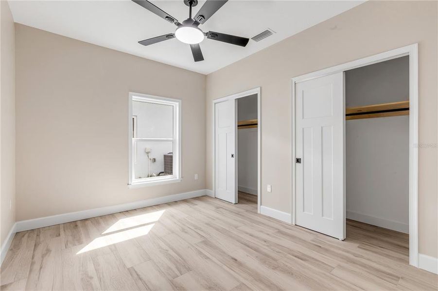 Spacious, unfurnished interior of a new home in , Oak Hill (Image 43).
