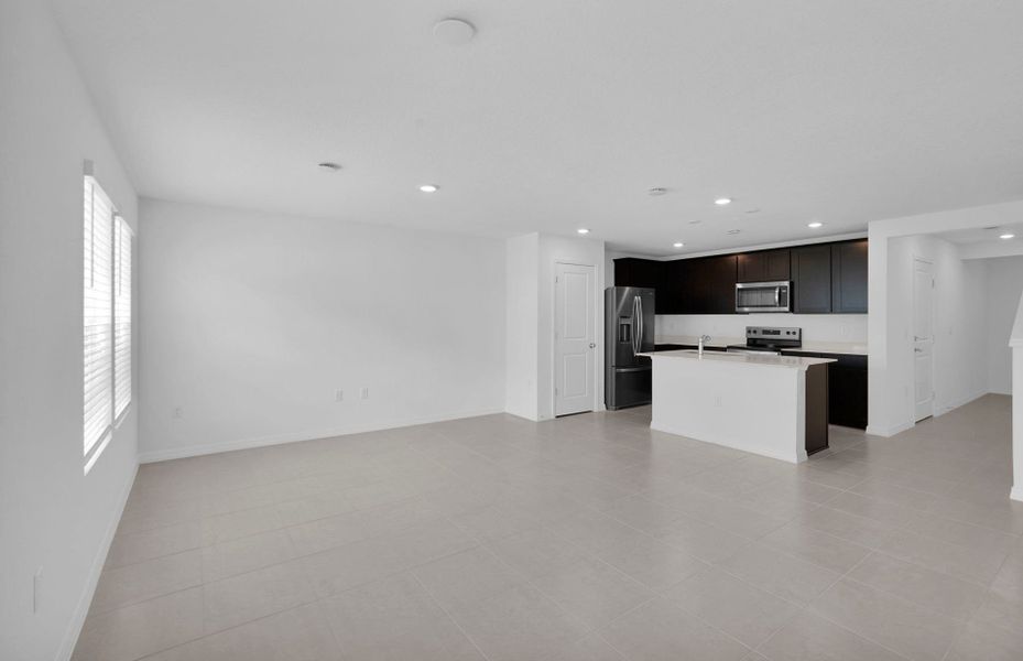 Spacious, unfurnished interior of a new home in Normandy Pines, Jacksonville (Image 17).