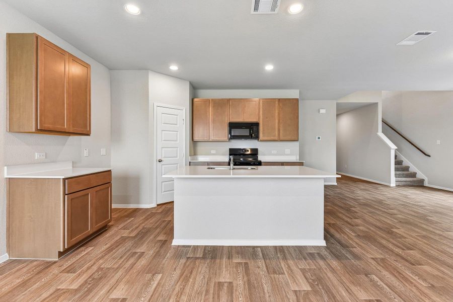 Furnished interior view inside a new home in Cascade, Liberty Hill (Image 12).