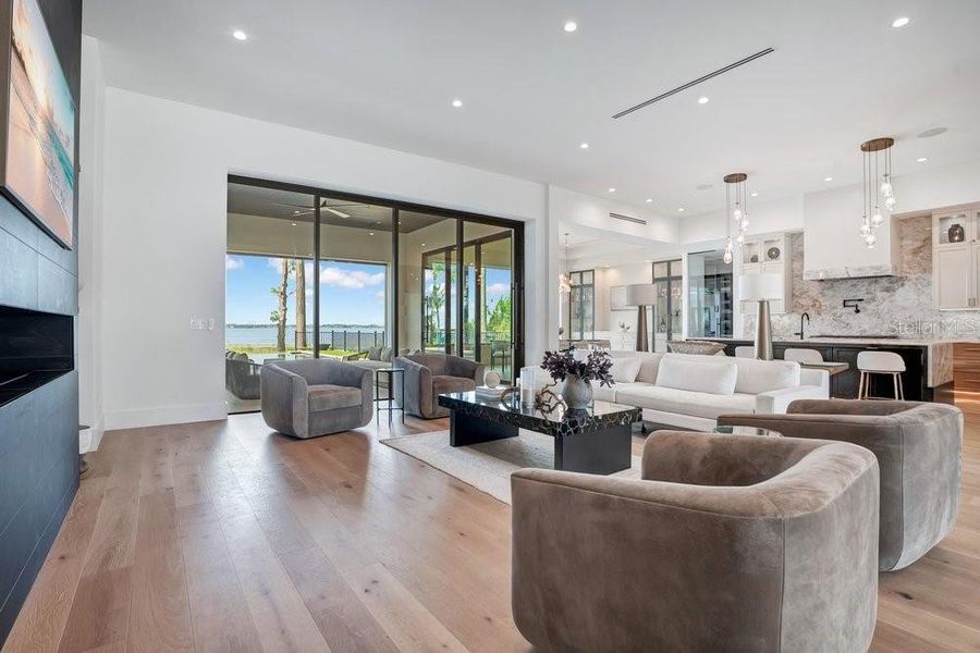 Furnished interior view inside a new home in , Windermere (Image 17).