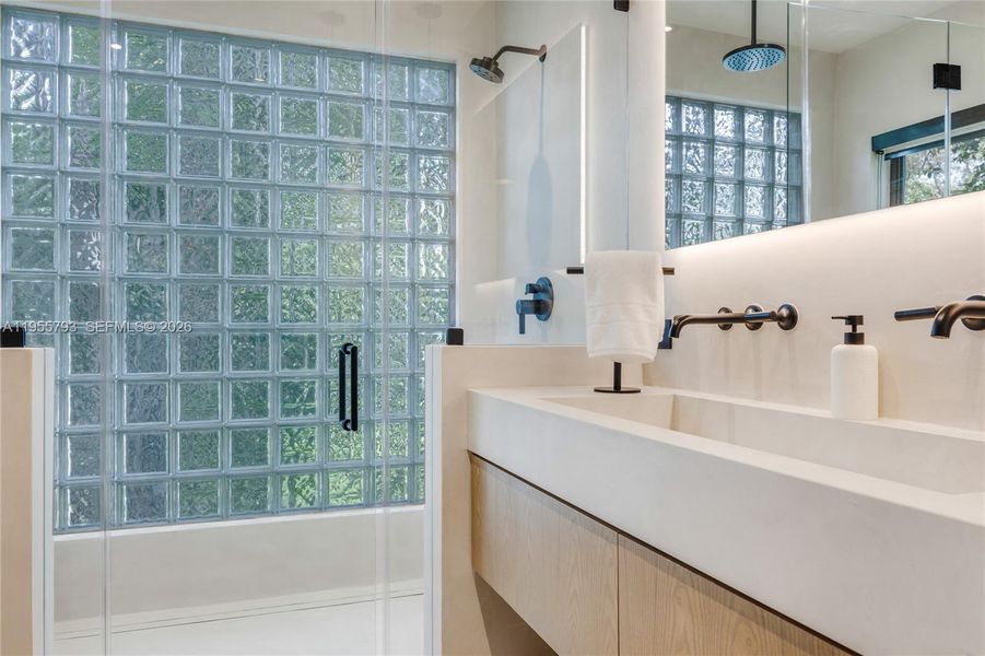 Image 42 of a home in .