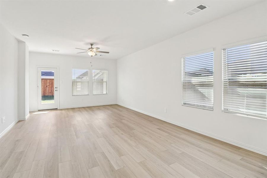 Photo is not of the actual home, but is an inspirational photo of builder’s model home and may depict options, furnishings, and/or decorator features that are not included.