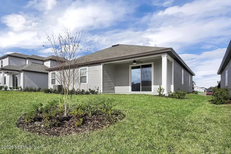 Exterior details and patio area of a home in Jennings Farm, Middleburg (Image 3).