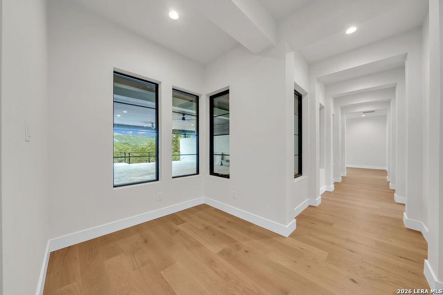 Spacious, unfurnished interior of a new home in , San Antonio (Image 23).