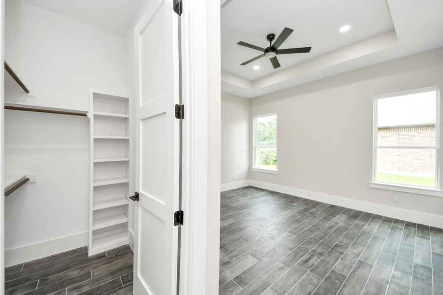 Spacious, unfurnished interior of a new home in , Porter (Image 20).