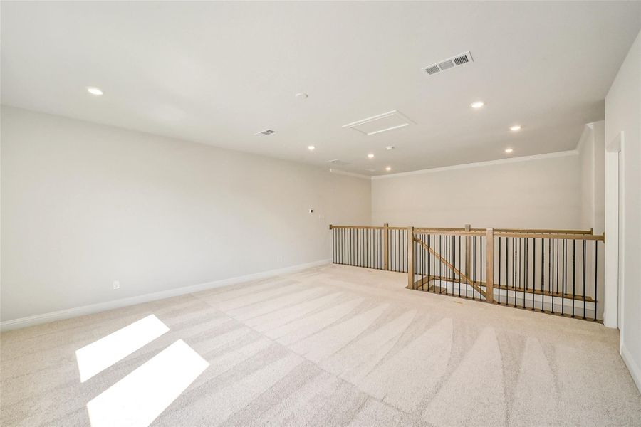 Spacious, unfurnished interior of a new home in Sienna 65', Missouri City (Image 25).