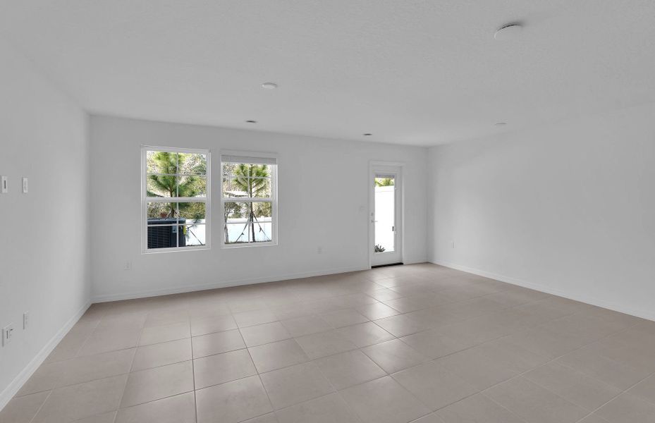 Spacious, unfurnished interior of a new home in Normandy Pines, Jacksonville (Image 16).