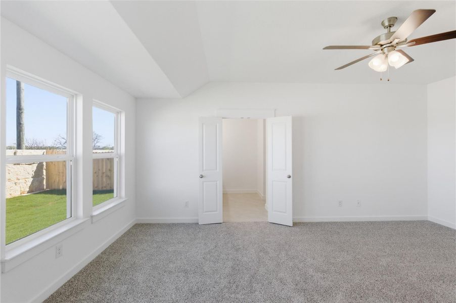 Spacious, unfurnished interior of a new home in Hunters Glen, Jarrell (Image 14).