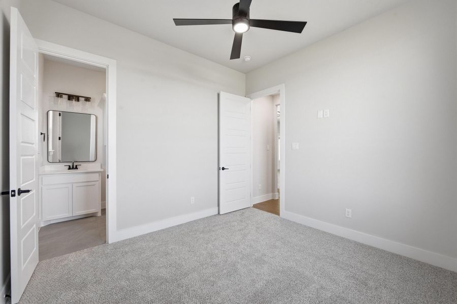 Spacious, unfurnished interior of a new home in Aledo Heights - Aledo ISD, Aledo (Image 33).