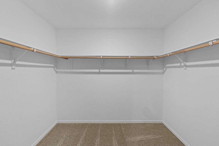 Spacious, unfurnished interior of a new home in Schriber Ranch, Mustang Ridge (Image 20).