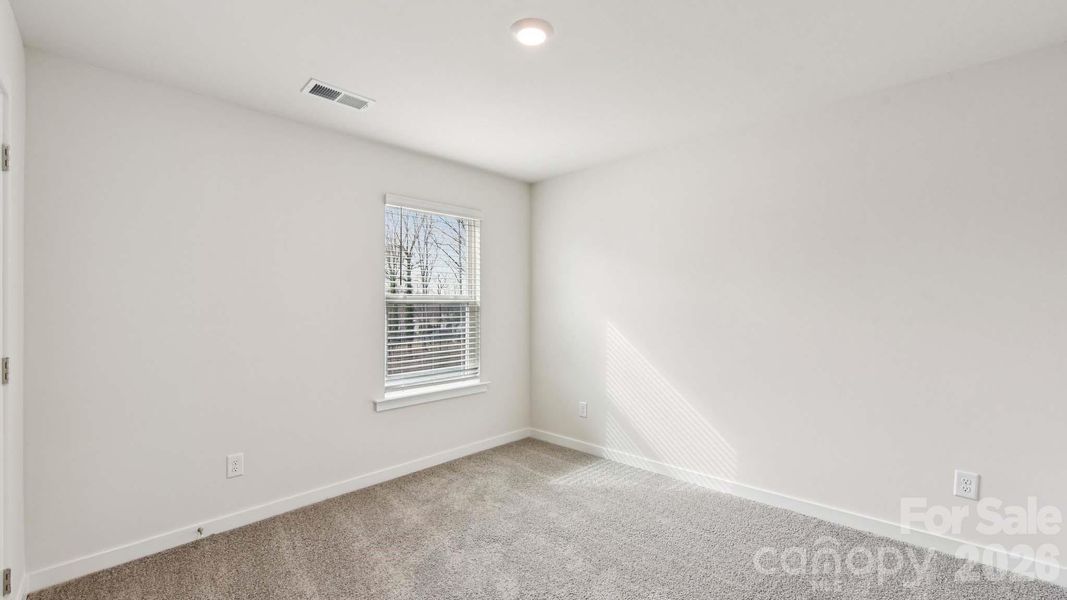 Spacious, unfurnished interior of a new home in Sonoma Hills, Charlotte (Image 29).